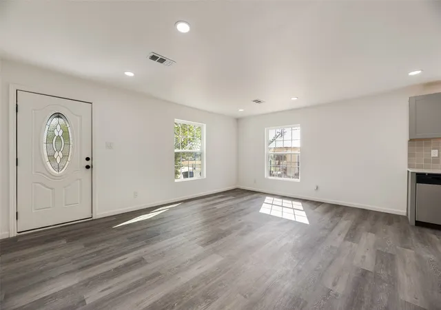 Photo 4 of Single family home for sale at 2820 Vinnie St, Greenville, TX 75401 | MLS# 21376236 | Listing updated on 2026-09-10