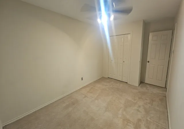 Photo 4 of Single family home for sale at 827 Quail Brk Dr, Arlington, TX 76001 | MLS# 21376208 | Listing updated on 2026-09-09