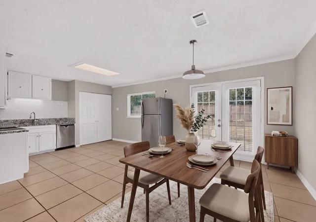 Photo 3 of Single family home for sale at 501 Starling Dr, Mesquite, TX 75149 | MLS# 21360046 | Listing updated on 2026-09-14
