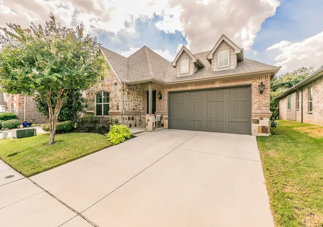 Photo 1 of Single family home for sale at 313 Elkhorn Trl, Keller, TX 76248 | MLS# 21372421 | Listing updated on 2026-10-07
