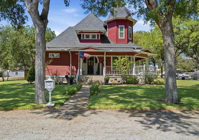 Photo 1 of Sale Pending at 700 Cherry St, Graham, TX 76450 | MLS# 21375576 | Listing updated on 2026-10-03