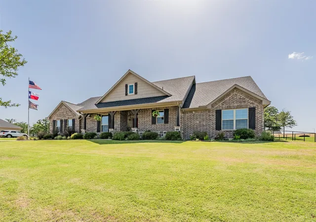 Single family home for sale at 1268 County Rd 4797, Springtown, TX 76082 | MLS# 21376194