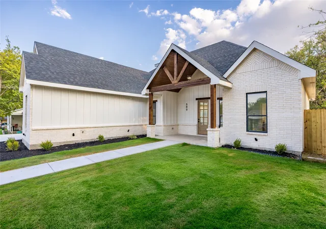 Photo 2 of Single family home for sale at 5805 Graham St, Fort Worth, TX 76114 | MLS# 21376304 | Listing updated on 2026-09-09