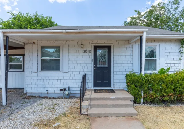 Photo 3 of Single family home for sale at 3010 Bickley St, Abilene, TX 79605 | MLS# 21373908 | Listing updated on 2026-09-15