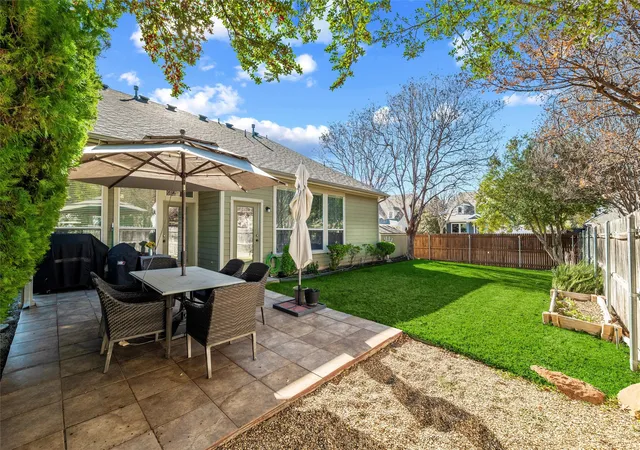 Photo 3 of Single family home for sale at 124 Myrtle Crk, Grapevine, TX 76051 | MLS# 21375989 | Listing updated on 2026-09-20