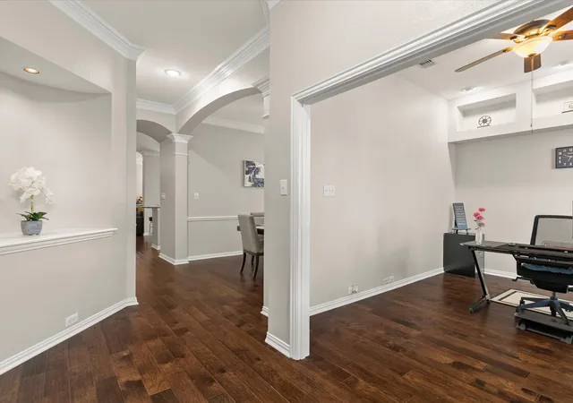 Photo 3 of Single family home for sale at 124 Myrtle Crk, Grapevine, TX 76051 | MLS# 21375989 | Listing updated on 2026-09-20