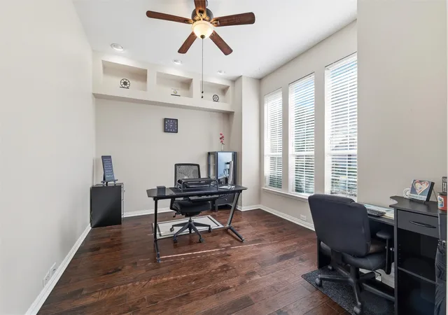 Photo 4 of Single family home for sale at 124 Myrtle Crk, Grapevine, TX 76051 | MLS# 21375989 | Listing updated on 2026-09-20