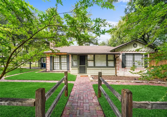 Photo 1 of Single family home for sale at 2819 Alden Ave, Dallas, TX 75211 | MLS# 21375460 | Listing updated on 2026-10-06