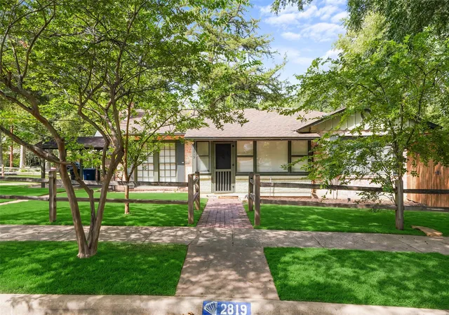 Photo 2 of Single family home for sale at 2819 Alden Ave, Dallas, TX 75211 | MLS# 21375460 | Listing updated on 2026-10-06