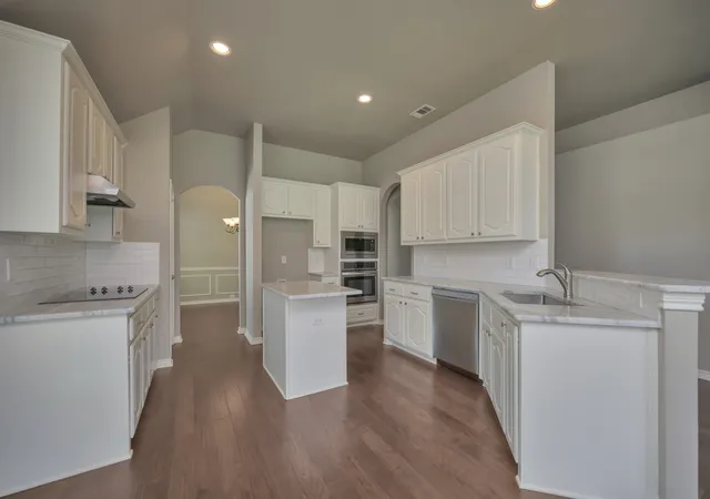 Photo 2 of Sale Pending at 11612 Wild Pear Ln, Fort Worth, TX 76244 | MLS# 21370081 | Listing updated on 2026-09-14