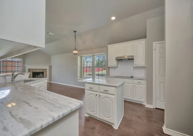 Photo 3 of Sale Pending at 11612 Wild Pear Ln, Fort Worth, TX 76244 | MLS# 21370081 | Listing updated on 2026-09-14