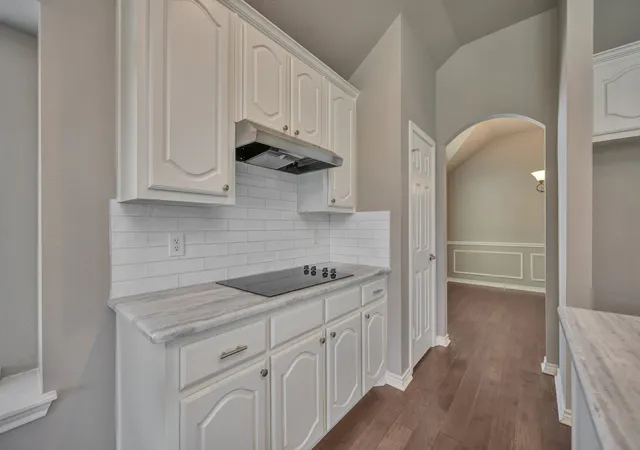 Photo 3 of Sale Pending at 11612 Wild Pear Ln, Fort Worth, TX 76244 | MLS# 21370081 | Listing updated on 2026-09-14