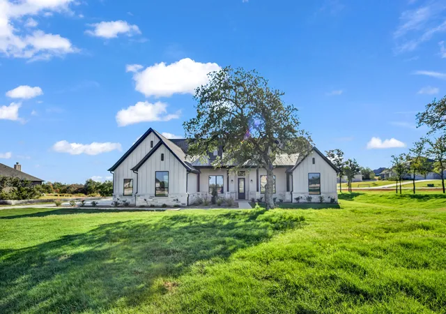Photo 2 of Single family home for sale at 740 Burr Oak Ln, Weatherford, TX 76085 | MLS# 21376341 | Listing updated on 2026-09-29