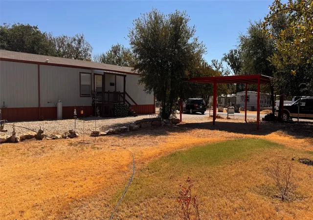 Photo 3 of Manufactured home for sale at 2804 Cedarhill St, Granbury, TX 76048 | MLS# 21376372 | Listing updated on 2026-09-09