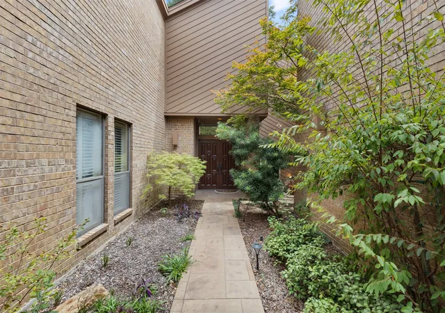 Photo 3 of Single family home for sale at 6822 Blue Mesa Dr, Dallas, TX 75252 | MLS# 21373749 | Listing updated on 2026-09-13