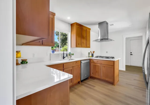 Photo 4 of Single family home for sale at 3303 Lockmoor Ln, Dallas, TX 75220 | MLS# 21376386 | Listing updated on 2026-09-16
