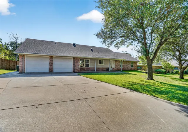 Photo 2 of Single family home for sale at 215 Mistletoe Ln, Keene, TX 76059 | MLS# 21374966 | Listing updated on 2026-09-14