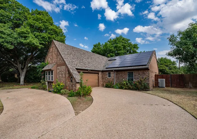 Photo 3 of Single family home for sale at 2858 Piping Rock Dr, Abilene, TX 79606 | MLS# 21376453 | Listing updated on 2026-09-13