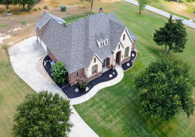 Photo 3 of Single family home for sale at 9900 Harbour View Ln, Fort Worth, TX 76179 | MLS# 21375359 | Listing updated on 2026-09-13