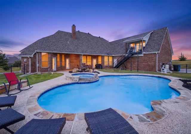 Photo 3 of Single family home for sale at 9900 Harbour View Ln, Fort Worth, TX 76179 | MLS# 21375359 | Listing updated on 2026-09-13