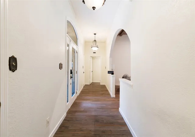 Photo 4 of Single family home for sale at 480 SE 31st Street, Paris, TX 75460 | MLS# 21374067 | Listing updated on 2026-09-21