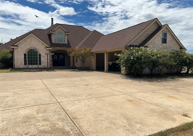 Photo 2 of Single family home for sale at 23211 Fm 1995, Lindale, TX 75771 | MLS# 21370570 | Listing updated on 2026-10-06