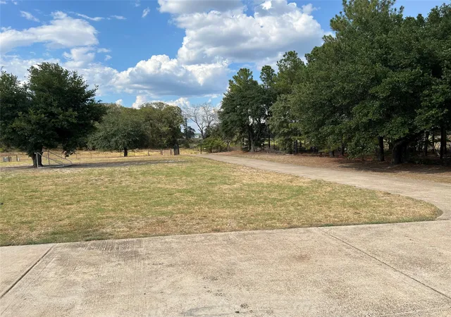 Photo 4 of Single family home for sale at 23211 Fm 1995, Lindale, TX 75771 | MLS# 21370570 | Listing updated on 2026-10-06
