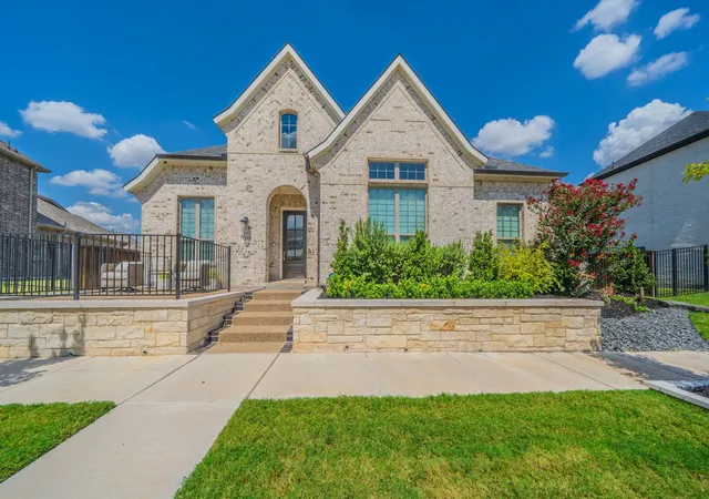 Photo 1 of Single family home for sale at 1518 Viridian Park Ln, Arlington, TX 76005 | MLS# 21376414 | Listing updated on 2026-09-12