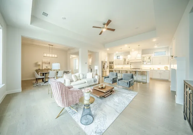 Photo 3 of Single family home for sale at 1518 Viridian Park Ln, Arlington, TX 76005 | MLS# 21376414 | Listing updated on 2026-09-12