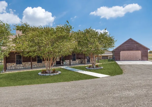 Photo 2 of Sale Pending at 1240 Union Hl Rd, Ennis, TX 75119 | MLS# 21376156 | Listing updated on 2026-09-25