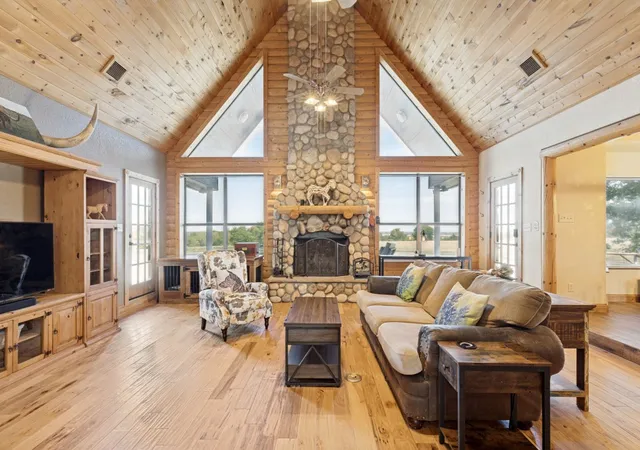 Photo 3 of Sale Pending at 1240 Union Hl Rd, Ennis, TX 75119 | MLS# 21376156 | Listing updated on 2026-09-25