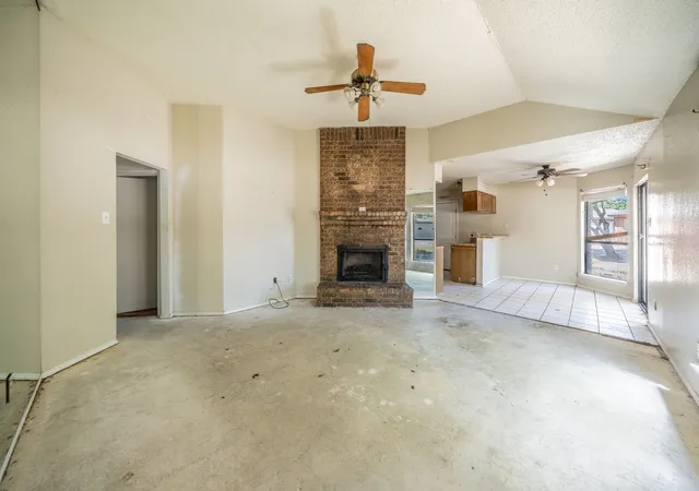 Photo 2 of Sale Pending at 512 E Stone Cir, Wylie, TX 75098 | MLS# 21376770 | Listing updated on 2026-09-09