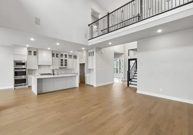 Photo 4 of Single family home for sale at 9368 Scarlet Flower Rd, Frisco, TX 75035 | MLS# 21376777 | Listing updated on 2026-09-11