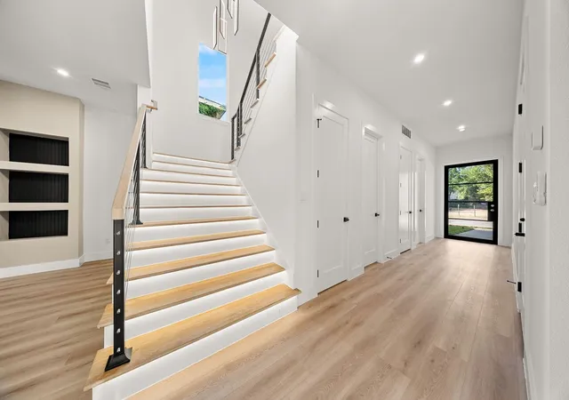 Photo 2 of Single family home for sale at 1727 Toronto St, Dallas, TX 75212 | MLS# 21376796 | Listing updated on 2026-09-11