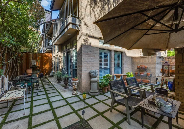 Photo 3 of Condo for sale at 3801 Gilbert Ave #M, Dallas, TX 75219 | MLS# 21375727 | Listing updated on 2026-10-02