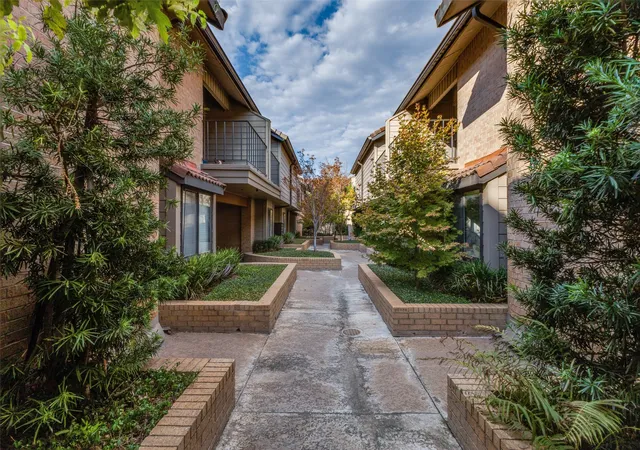 Photo 3 of Condo for sale at 3801 Gilbert Ave #M, Dallas, TX 75219 | MLS# 21375727 | Listing updated on 2026-09-14