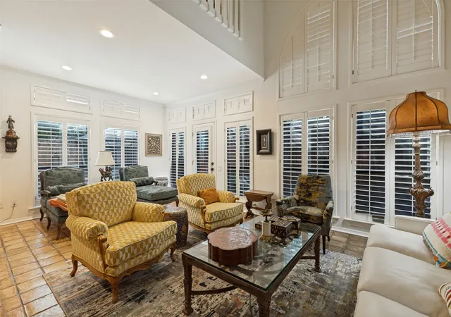 Photo 4 of Condo for sale at 3801 Gilbert Ave #M, Dallas, TX 75219 | MLS# 21375727 | Listing updated on 2026-09-14