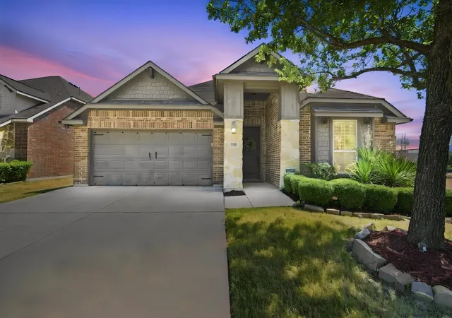 Photo 1 of Sale Pending at 910 Westminster Dr, Midlothian, TX 76065 | MLS# 21370217 | Listing updated on 2026-09-11