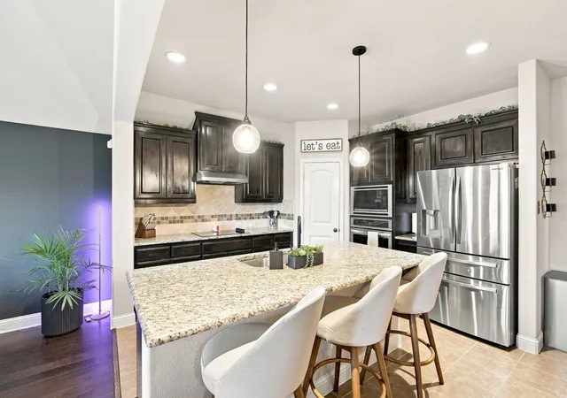 Photo 4 of Sale Pending at 910 Westminster Dr, Midlothian, TX 76065 | MLS# 21370217 | Listing updated on 2026-09-11