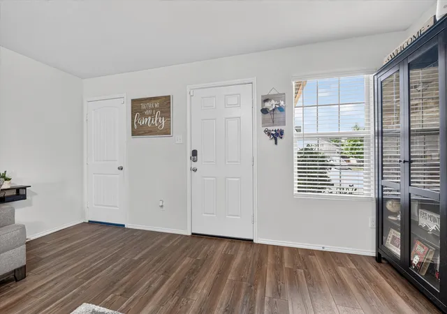 Photo 4 of Single family home for sale at 6816 Turtle Strm Dr, Fort Worth, TX 76179 | MLS# 21374446 | Listing updated on 2026-09-14