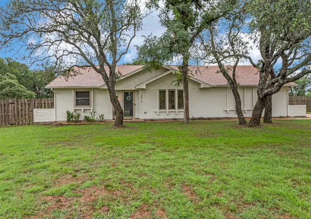 Photo 1 of Sale Pending at 3013 Cactus Rd, Willow Park, TX 76087 | MLS# 21376865 | Listing updated on 2026-09-13