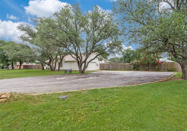 Photo 3 of Sale Pending at 3013 Cactus Rd, Willow Park, TX 76087 | MLS# 21376865 | Listing updated on 2026-09-13