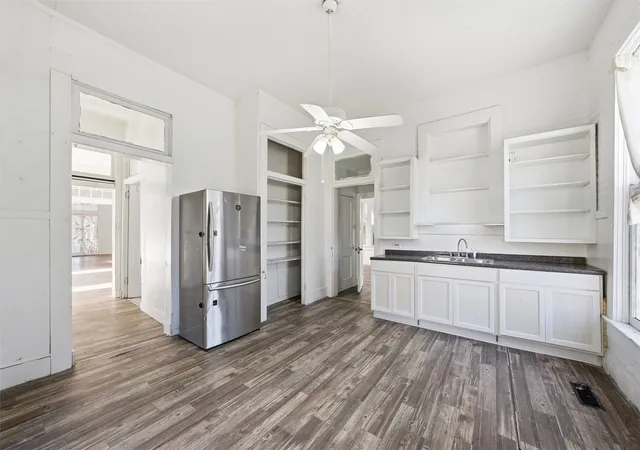Photo 3 of Single family home for sale at 1601 Columbus Ave, Waco, TX 76701 | MLS# 21375986 | Listing updated on 2026-10-07