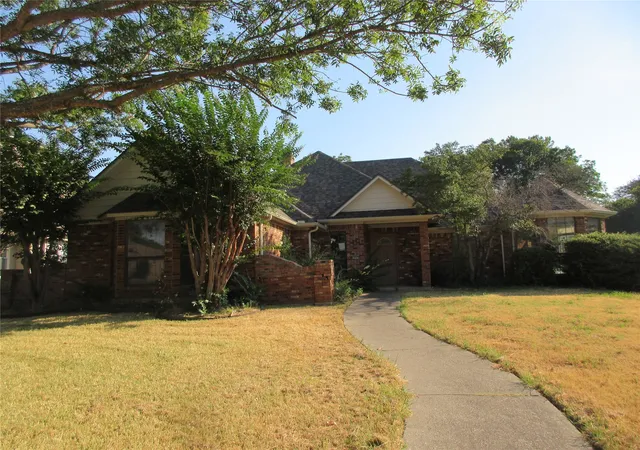 Photo 1 of Single family home for sale at 1823 Green Tree Ln, Duncanville, TX 75137 | MLS# 21376889 | Listing updated on 2026-09-10