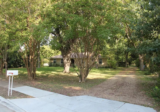 Photo 1 of Single family home for sale at 8473 Stults Rd, Dallas, TX 75243 | MLS# 21376927 | Listing updated on 2026-09-09