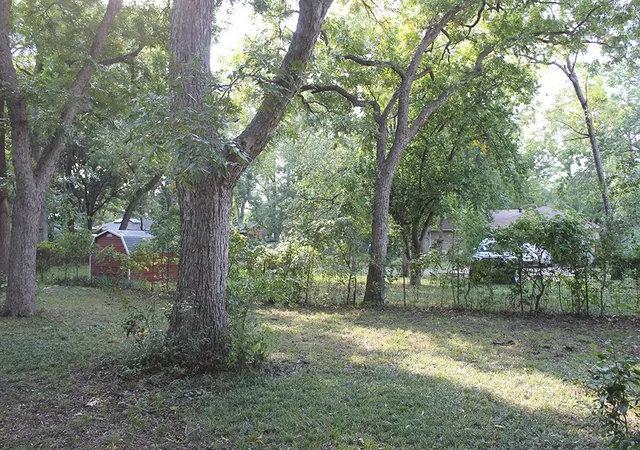 Photo 4 of Single family home for sale at 8473 Stults Rd, Dallas, TX 75243 | MLS# 21376927 | Listing updated on 2026-09-09