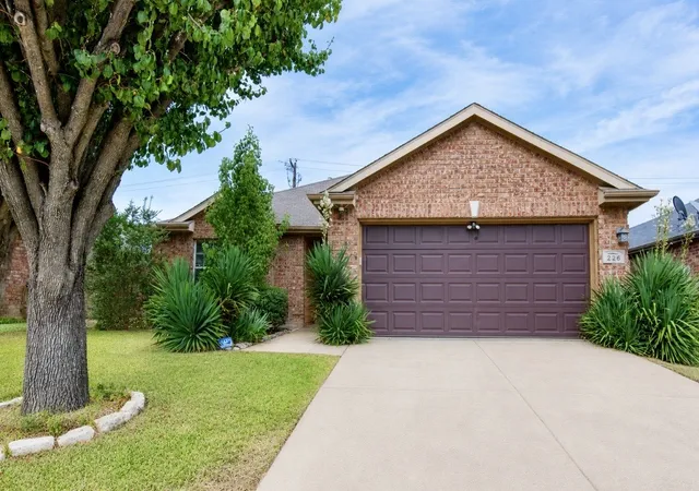 Photo 2 of Single family home for sale at 226 Starlight Dr, Forney, TX 75126 | MLS# 21371614 | Listing updated on 2026-09-12