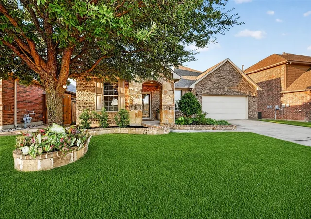 Photo 3 of Single family home for sale at 1309 Mesa Crst Dr, Haslet, TX 76052 | MLS# 21376905 | Listing updated on 2026-09-11
