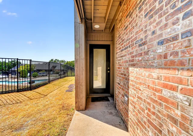 Photo 2 of Condo for sale at 807 Signal Ridge Pl, Rockwall, TX 75032 | MLS# 21373236 | Listing updated on 2026-09-15