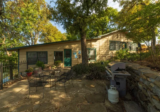 Photo 3 of Single family home for sale at 1009 Mesquite Point, Bridgeport, TX 76426 | MLS# 21376091 | Listing updated on 2026-09-11